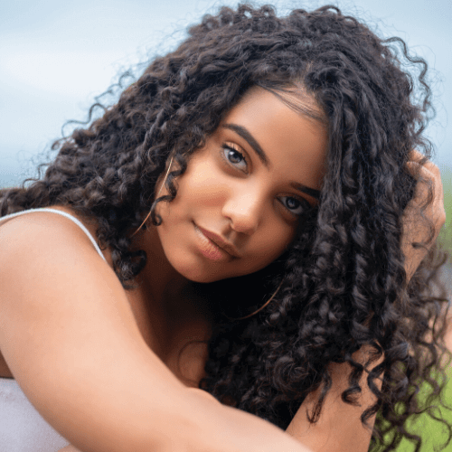 Girl with long 3a curly hair pattern